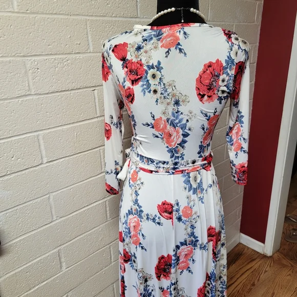 Beautiful Pink Blush Floral Dress - Picture 8 of 12